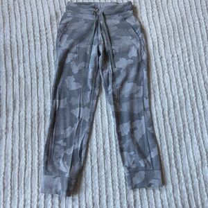 Lululemon Ready to Rulu Jogger Crop Heritage Speckle Camo Jacquard Rhino Grey 2